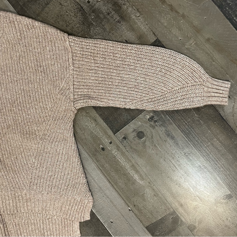 American Eagle Outfitters Crew Neck Sweater Oversized Knit Women’s XS Tan Cream - Picture 8 of 14